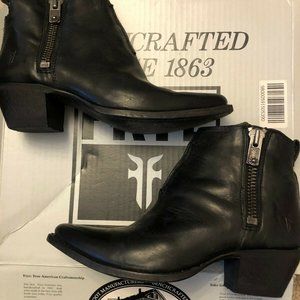 FRYE SACHA MOTO SHORTIE BLACK WESTERN BOOT